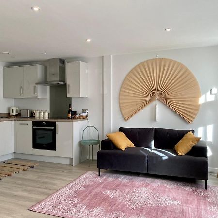 Modern Apartment In Central Quiet York With Free Parking - Contemporary New Building Kültér fotó